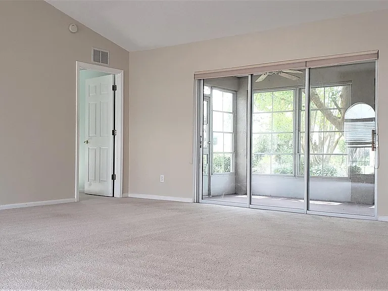5126 NW 21st Loop — Photo 4