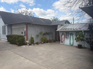 817 S Main St, Highlands, TX 77562