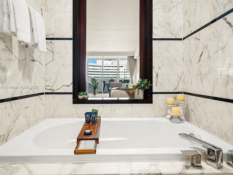 4391 Collins Ave #802 — Photo 34