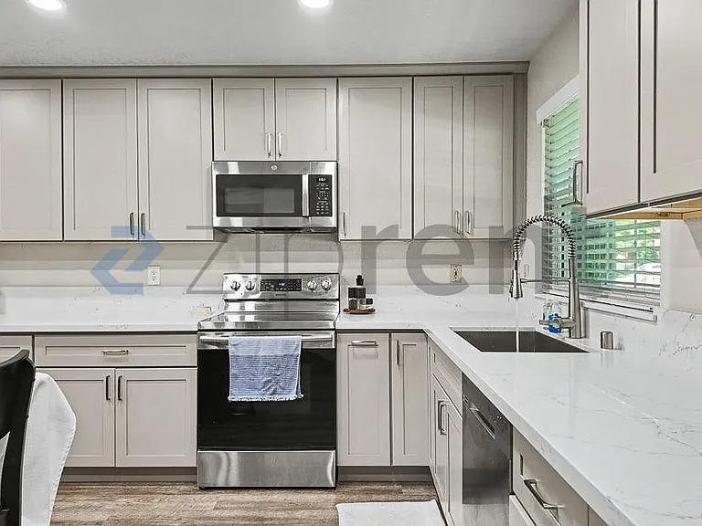 1172 Spruce Tree Cir — Photo 9