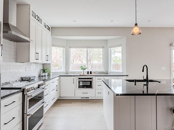 5th image of 2560 Clayton Circle