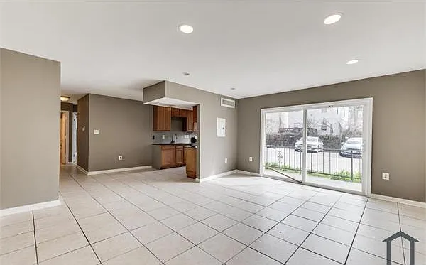 5007 D St SE #101