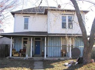 208 N Main St, Chilhowee, MO 64733