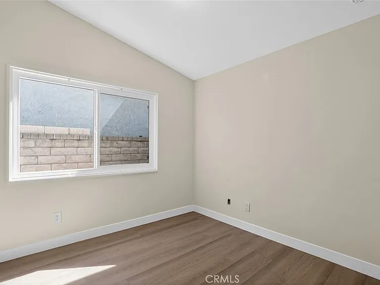 28131 Florence Ln — Photo 12