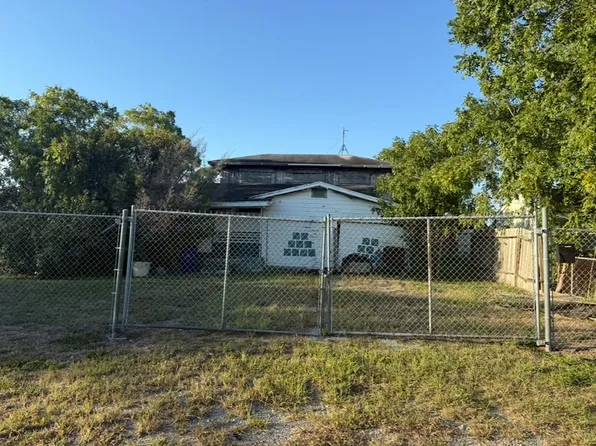 2747 Nemec St, Corpus Christi, TX 78415
