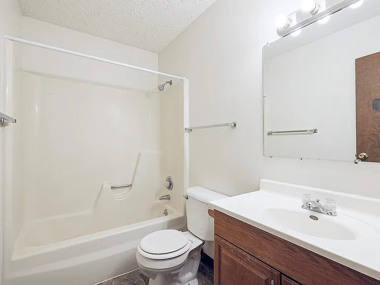 1728 S 14th St #13 — Photo 10