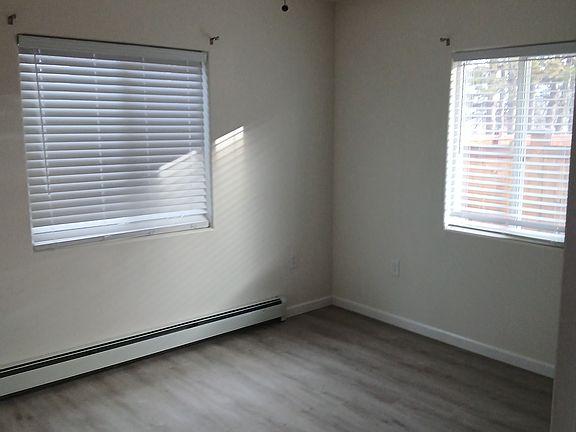 5th image of 220 Kathryn Dr