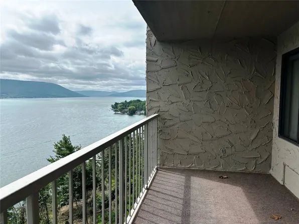 154 Cliffside Dr S, Canandaigua, NY 14424