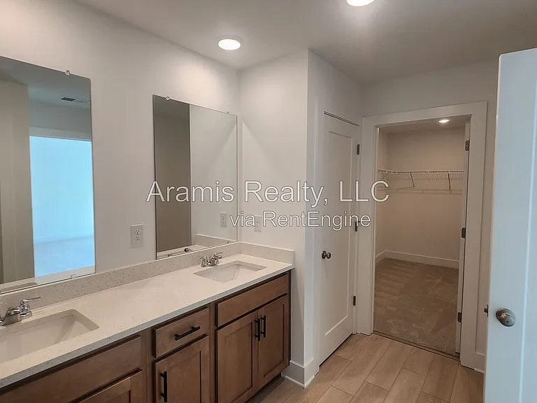 450 Laurelwood Ln #1 — Photo 10