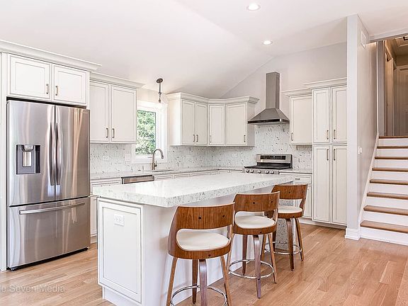 4th image of 2502 Abbey Dr