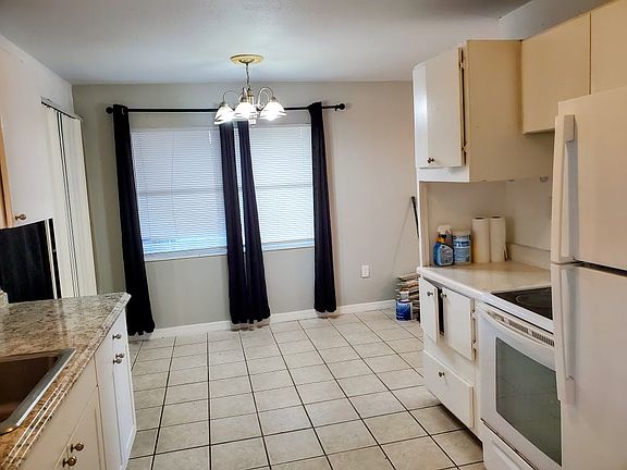 4th image of 1424 Arrowsmith Ave
