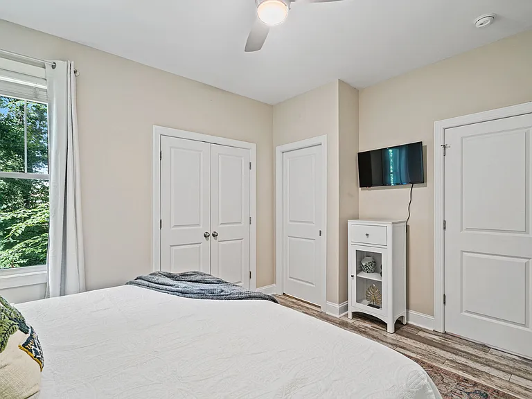 606 E Geer St — Photo 18