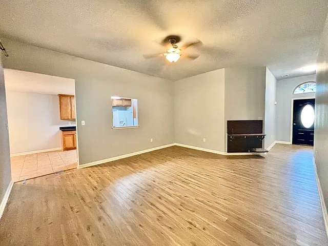 3 bed, 1487 sqft, $1,550 — Photo 2