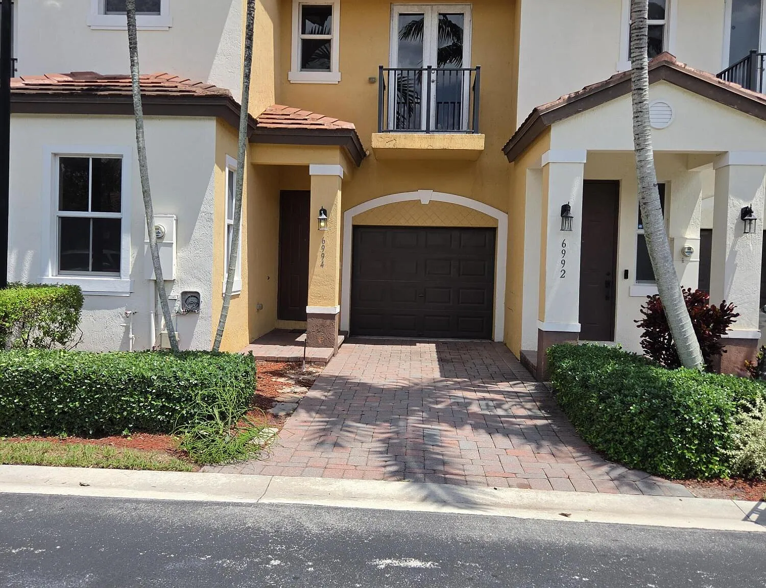 3 bed, 3.0 bath, 1718 sqft, $3,250 — Photo 2