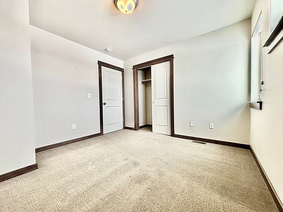 5th image of 1307 Westwood Cir #D