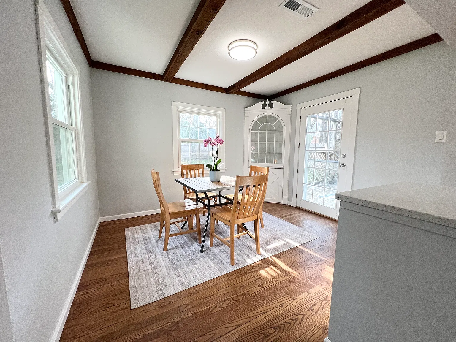 3064 Greenwood Ave — Photo 3