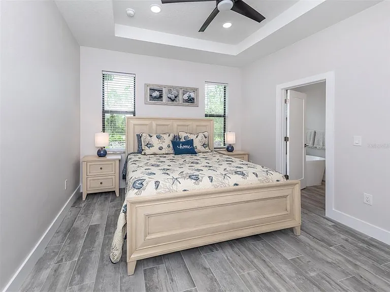 17566 De Miranda Ave — Photo 21