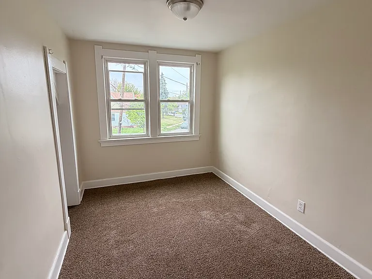 3218 Cottage Ave — Photo 11