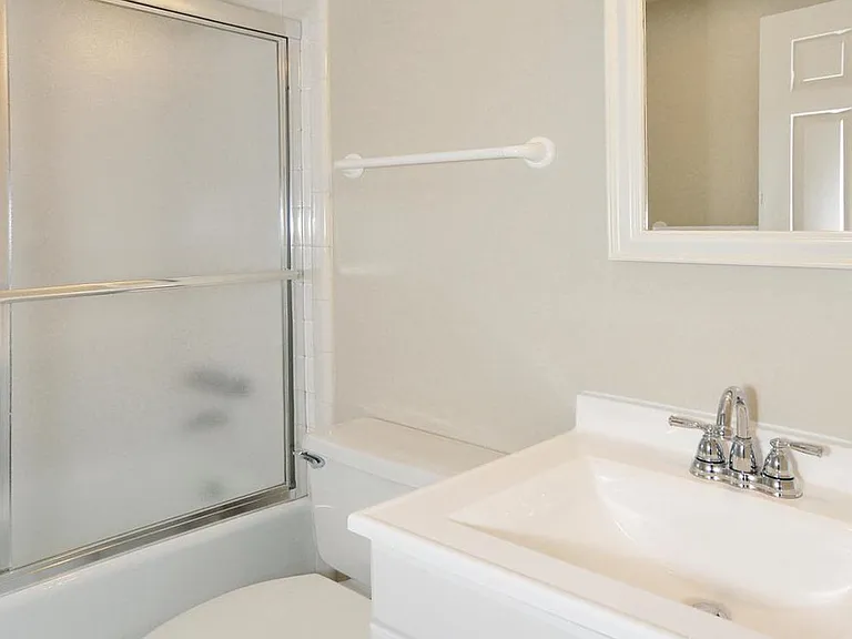 4847 Sangamore Rd #24 — Photo 24