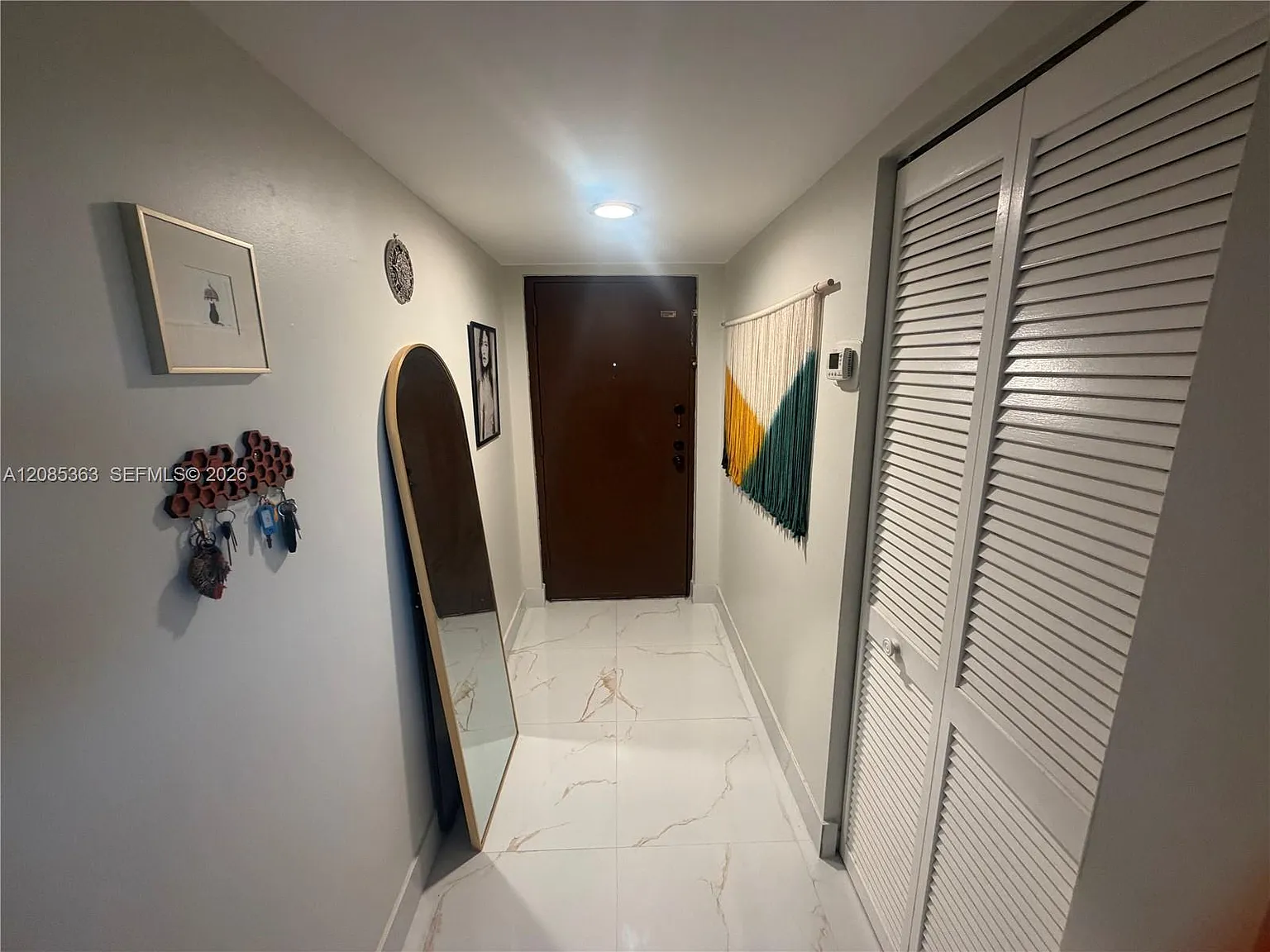Kenland Bend South Condo — Photo 1