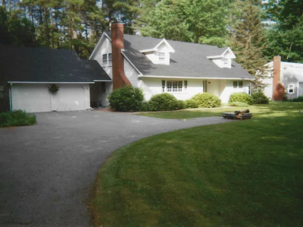 207 N High Street, Bridgton, ME 04009