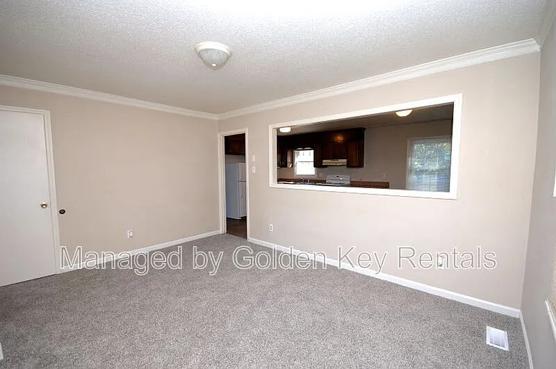 3 bed, 1.5 bath, 1131 sqft, $1,250 — Photo 3
