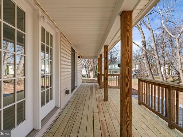 12492 Alexander Cornell Dr, Fairfax, VA 22033