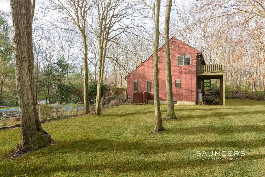 305 Little Fresh Pond Rd in Southampton | Out East