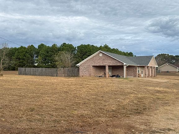 4th image of 106 Short Rd