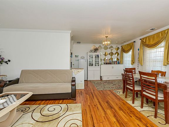 5th image of 251 Artist Lake Dr #251
