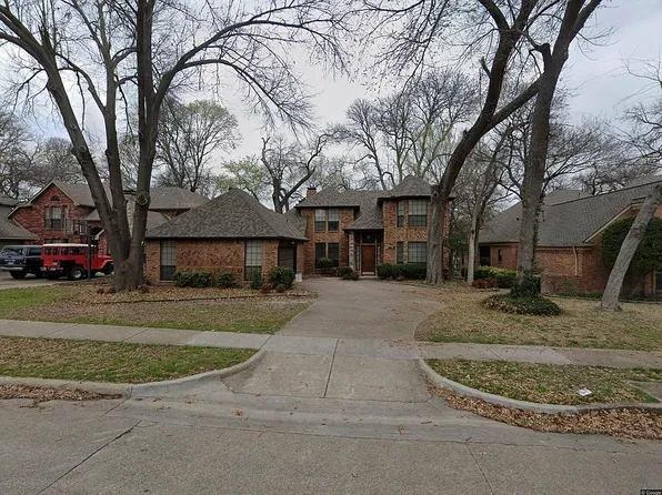 905 Royal Birkdale Dr, Garland, TX 75044