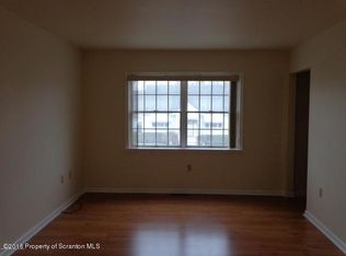 915 Lincoln St, Dickson City, PA