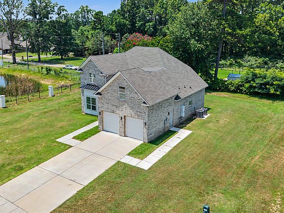2nd image of 9288 Humble St