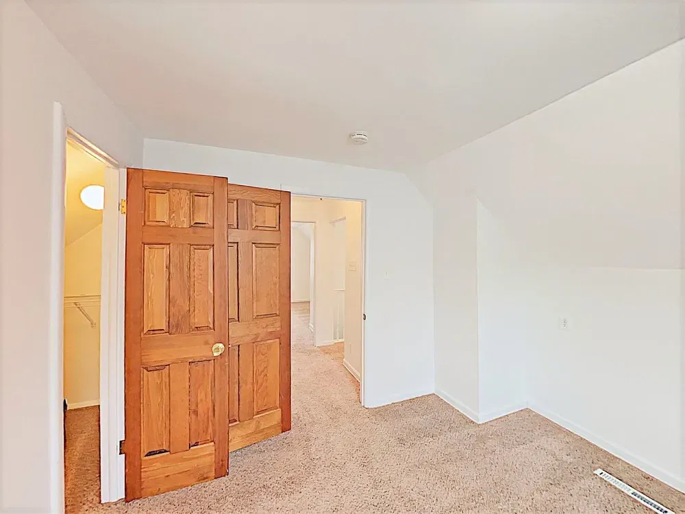3 bed, 1.5 bath, 1994 sqft, $1,725 — Photo 3