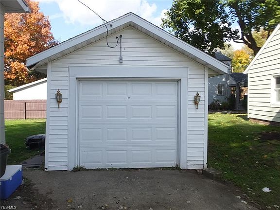 2nd image of 515 Lincoln Ave