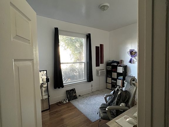 2nd image of 1212 W 37th Pl Room C