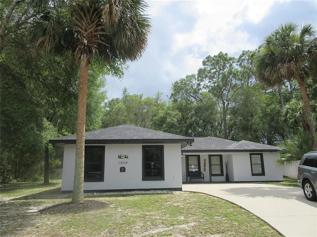 3 bed, 2.0 bath, 1435 sqft, $1,700 — Photo 2