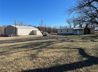 22255 170th Rd, Walnut, KS 66780