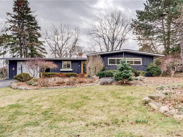 9 Summerhayes Cres, Brantford, ON N3R 5H9