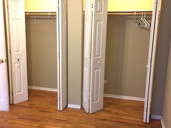 5th image of 1301 E 71st Pl APT 1S
