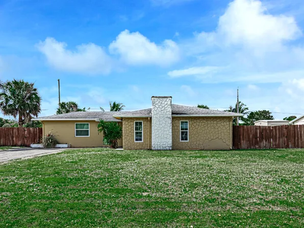 1081 Pineway Drive, Haverhill, FL 33417