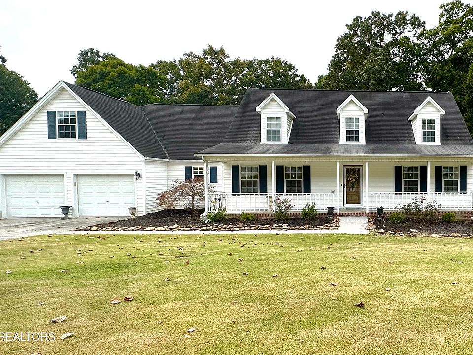 1st image of 957 & 967 E Brentwood Dr