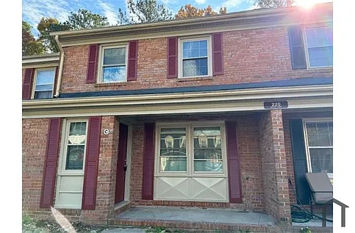 220 Bailiff Ct #C Photo 1