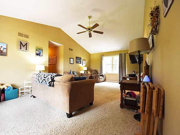 4th image of 209 Pringle Dr