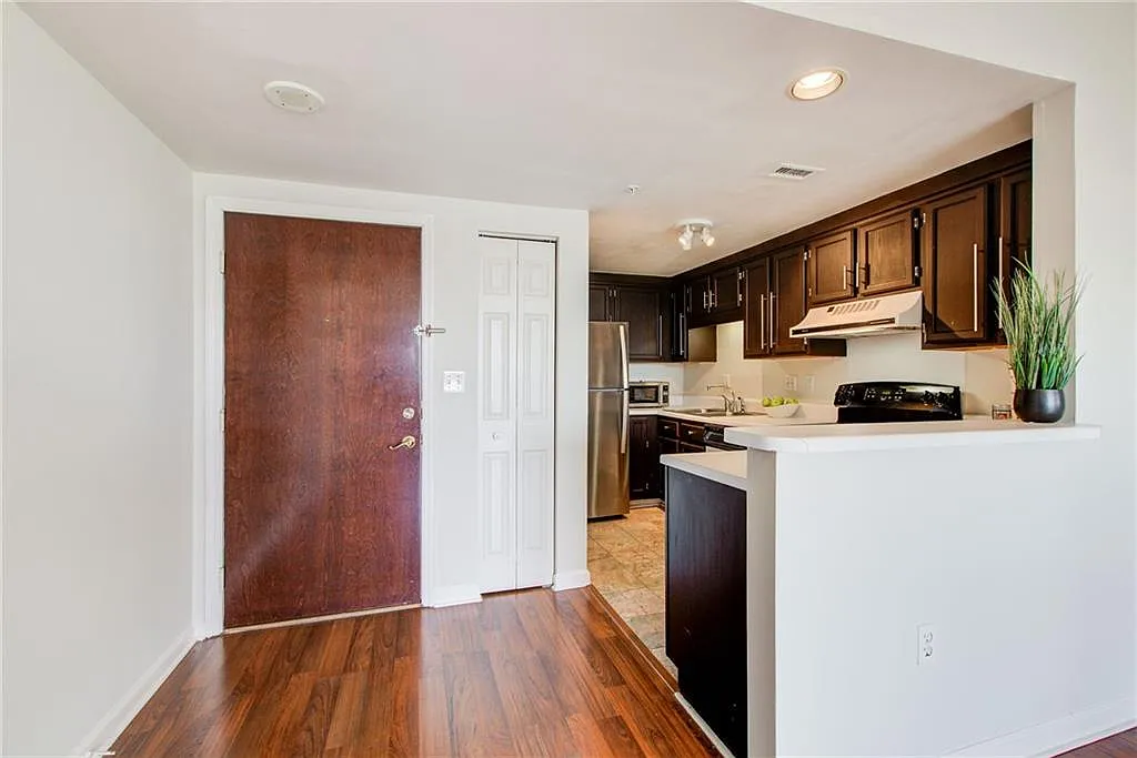 1 bed, 1.0 bath, 750 sqft, $1,725 — Photo 4