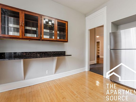 4th image of 2533 N Burling St #3