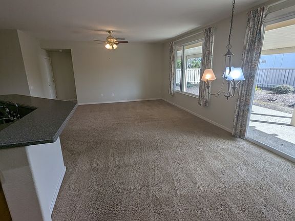 3rd image of 821 Wagon Wheel Ln