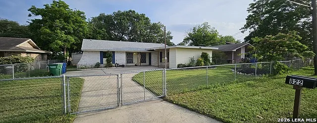 Building Photo - 820 Durr Rd