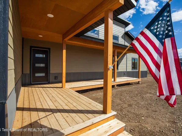 600 Little Greys Loop, Etna, WY 83118