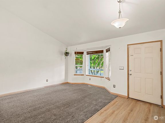 5th image of 7525 193rd Street Ct E